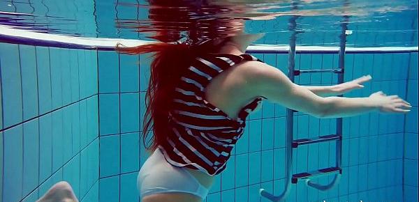  Hot Russian underwater babe Nina Mohnatka